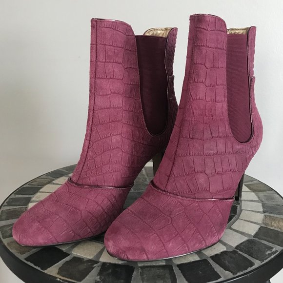 NEW Joan & David CIRCA LUXE Suede Ankle Boots in Burgundy, size7M - Picture 3 of 10